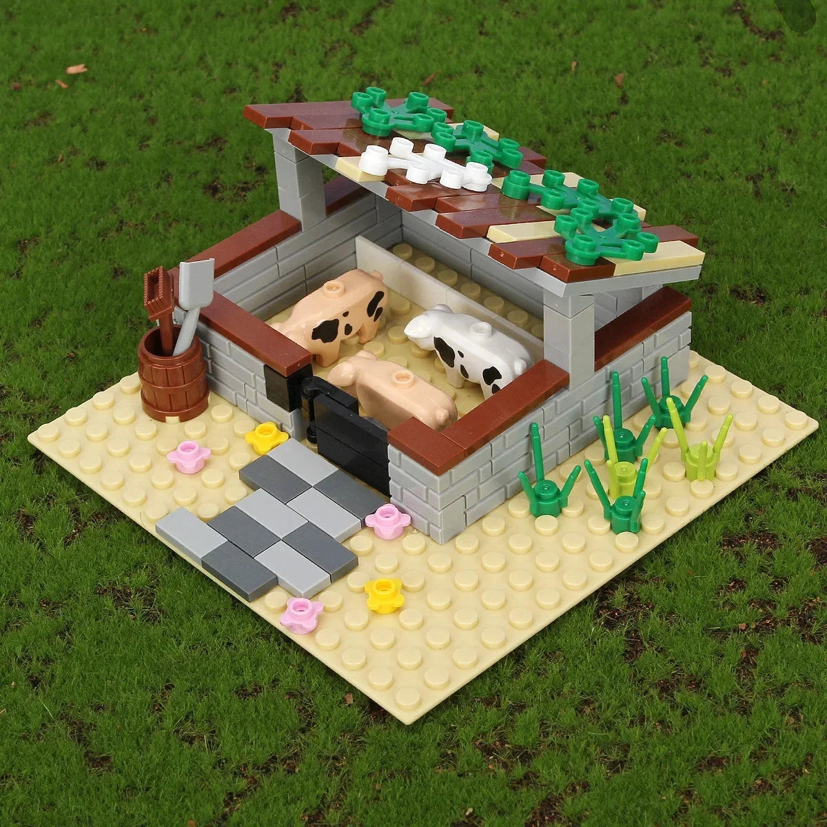 Blocs d'assemblage d'animaux amusants, objets de vache, cochon, volets de mouton, étang de canard, utilisés pour les jouets de décoration de bureau pour les enfants recueillir des fans Le coffre à jouets