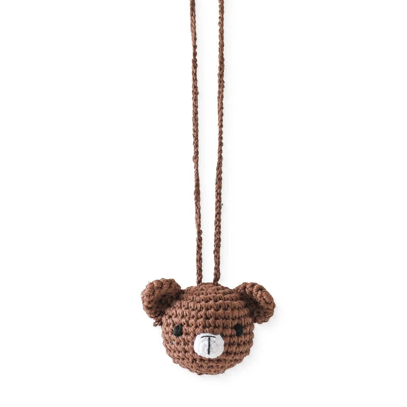 Animaux en crochet à suspendre Le coffre à jouets