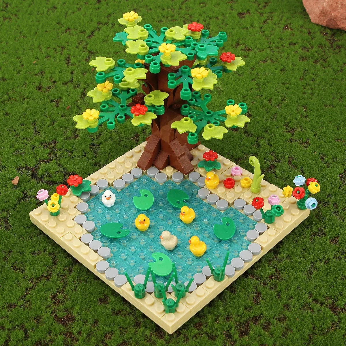 Blocs d'assemblage d'animaux amusants, objets de vache, cochon, volets de mouton, étang de canard, utilisés pour les jouets de décoration de bureau pour les enfants recueillir des fans Le coffre à jouets